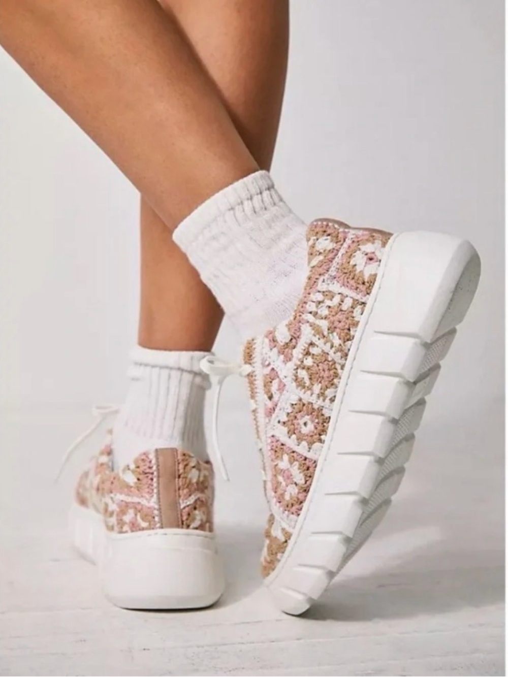 Free People Catch Me If You Can Sneakers Platform Crocheted Size EU 40 US 10 - Picture 2 of 4